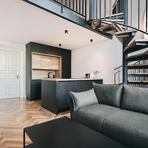 Apartment Neu! Palais Residenz Direkt Im Zentrum Inklusive Netflix, Dresden